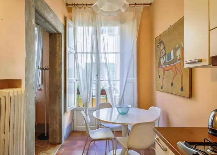 Lemon Tree One Bedroom With Balcony *