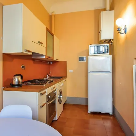 Lemon Tree One Bedroom With Balcony *