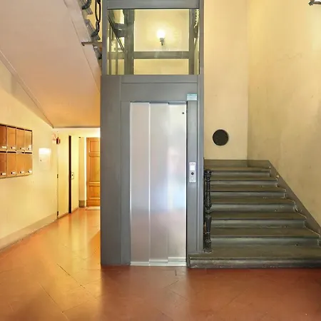 Lemon Tree One Bedroom With Balcony فلورنس